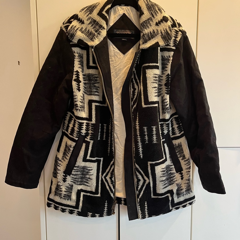 Pendelton Black and White Patterned Women's Jacket
